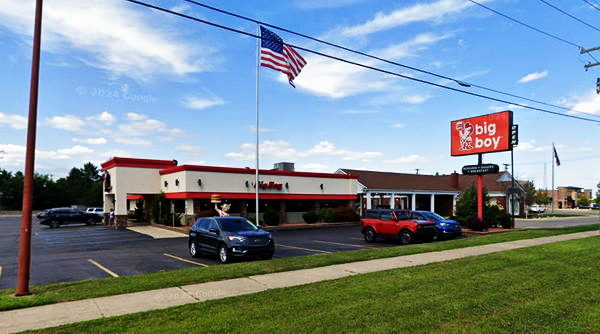 Big Boy Restaurants (Elias Brothers, Elias Bros) - Woodhaven - 22100 West Rd (newer photo)